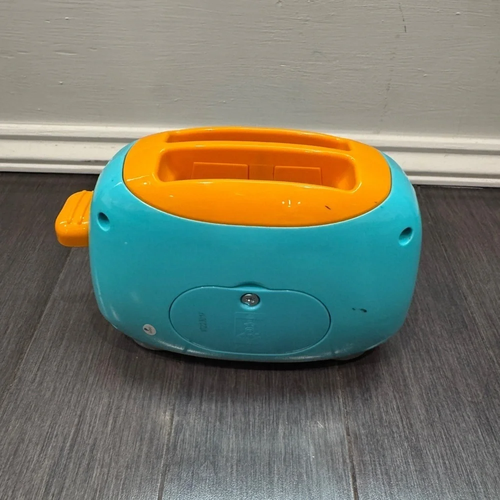 LeapFrog Yum-2-3 Deluxe Breakfast Set Electronic Toaster Baby Toddler